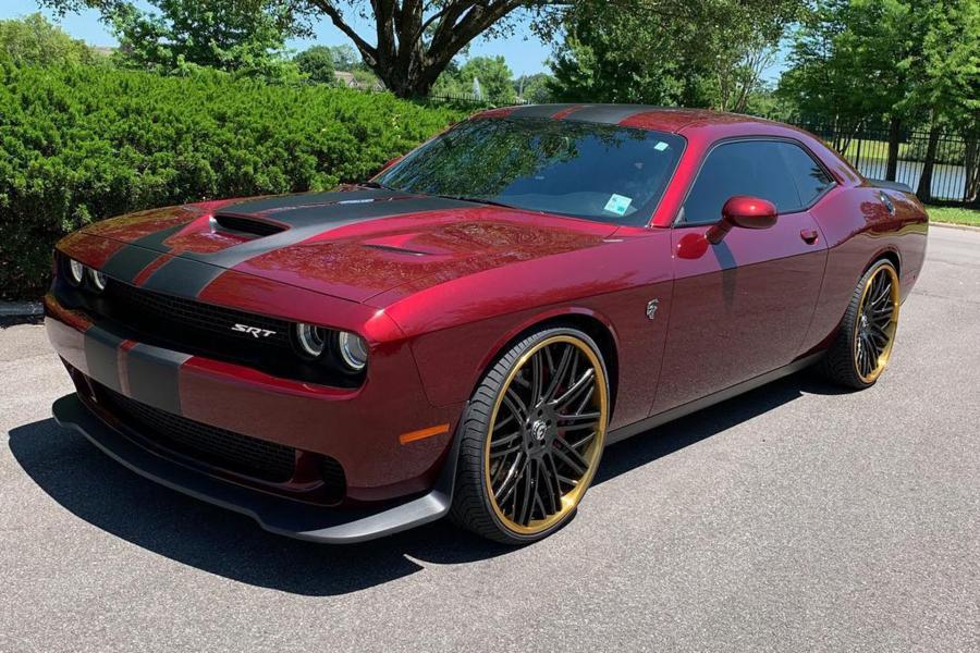  Dodge Challenger SRT Hellcat on Forgiato Wheels (C2C-3) 2019 года  (фото 1 из 2)